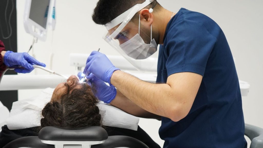 Emergency Dentist in South Holland Same Day Care When You Need It